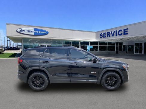Used 2024 GMC Terrain AT4 AWD/4WD image 9