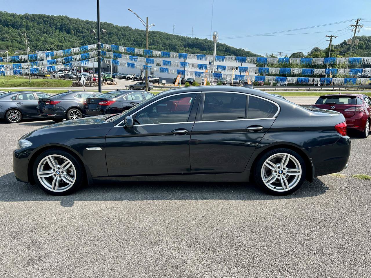 Used 2011 BMW 528i Sedan RWD image 4