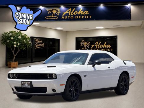 Used 2020 Dodge Challenger SXT w/ Driver Convenience Group RWD image 1