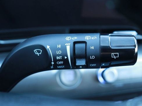 Used 2025 Hyundai Kona SEL image 22