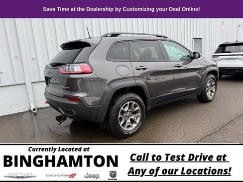 Used 2022 Jeep Cherokee Trailhawk image 8