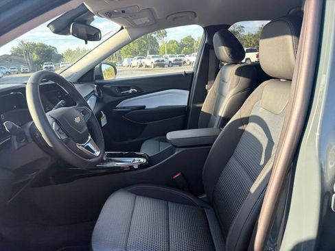 New 2026 Chevrolet Trax LT w/ Driver Confidence Package FWD image 17