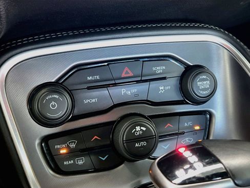 Used 2020 Dodge Challenger GT w/ Driver Convenience Group RWD image 9