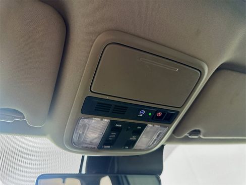 Used 2022 Honda Pilot Touring image 36