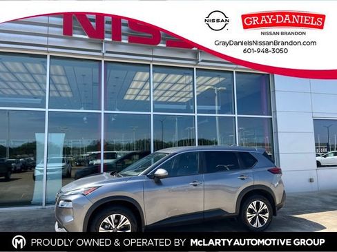 Used 2023 Nissan Rogue SV FWD image 1
