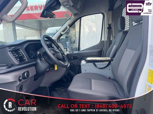 Used 2023 Ford Transit 250 Medium Roof AWD image 8