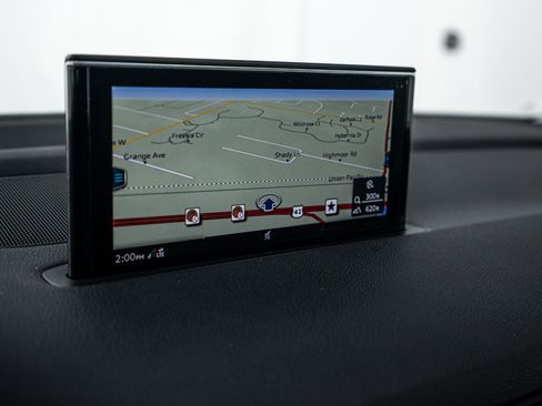 Used 2017 Audi Q7 3.0T Premium Plus w/ Premium Plus Package image 11