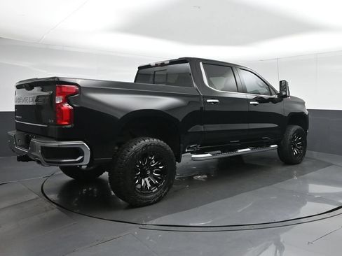 Used 2020 Chevrolet Silverado 1500 LTZ w/ LTZ Plus Package AWD/4WD image 7