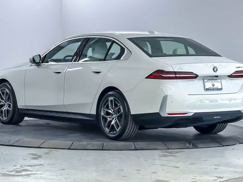 Used 2024 BMW i5 eDrive40i RWD image 6
