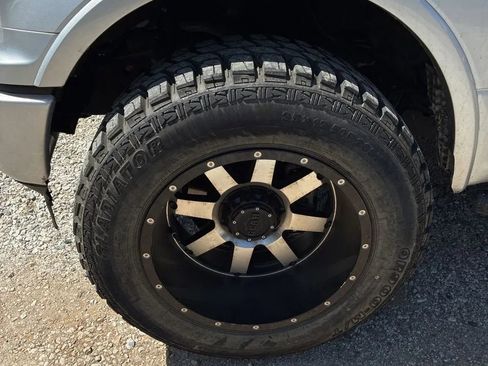 Used 2018 Ford F150 XLT w/ Equipment Group 302A Luxury AWD/4WD image 7