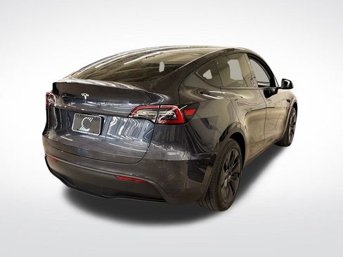 Used 2024 Tesla Model Y 2WD image 5