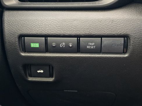 Certified 2025 Nissan Kicks SR w/ Illumination Package FWD image 23