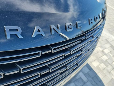 Certified 2025 Land Rover Range Rover SE AWD/4WD image 9