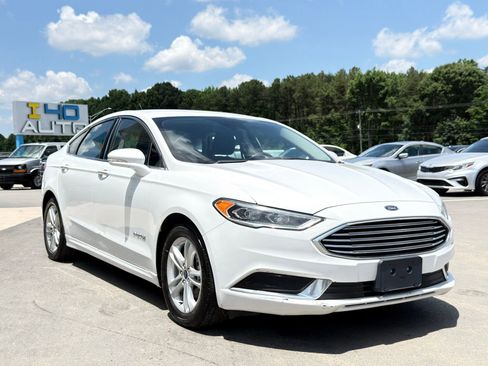 Used 2018 Ford Fusion SE w/ Equipment Group 602A FWD image 5