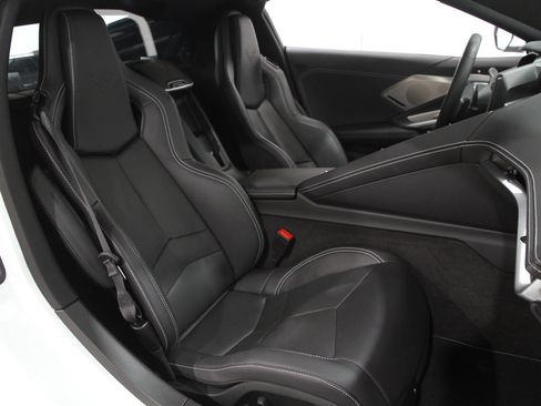 Used 2025 Chevrolet Corvette Stingray Preferred Cpe w/ 2LT image 21