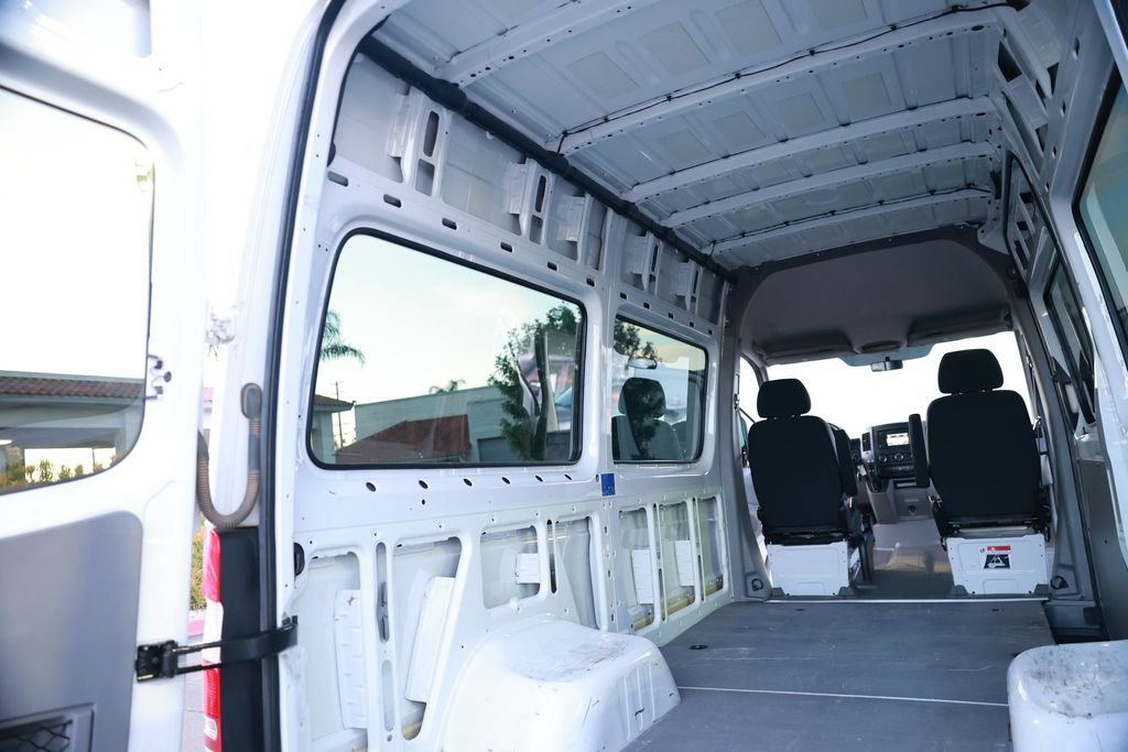 Used 2018 Mercedes-Benz Sprinter 3500 image 32
