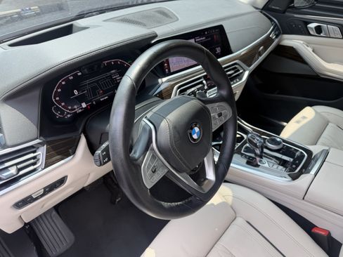 Used 2020 BMW X7 xDrive40i w/ Premium Package AWD/4WD image 4