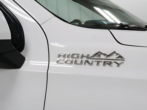 Used 2021 Chevrolet Tahoe High Country AWD/4WD image 26