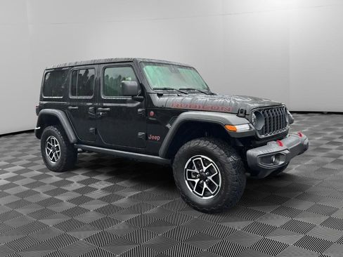 Used 2024 Jeep Wrangler Unlimited Rubicon image 2