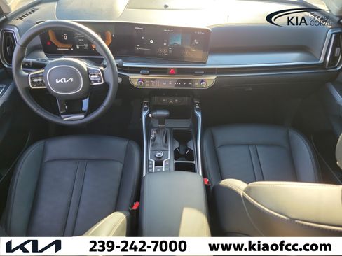 Certified 2025 Kia Sorento S w/ Panoramic Sunroof Package FWD image 16