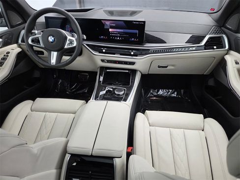 Used 2026 BMW X5 xDrive40i w/ M Sport Package image 21