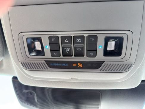 Used 2023 Ford Explorer XLT w/ Equipment Group 202A AWD/4WD image 36