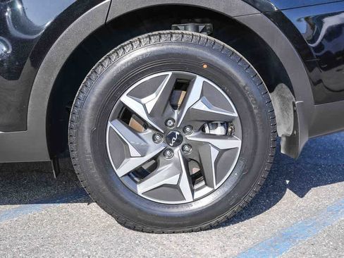 Certified 2023 Kia Sorento EX FWD image 10