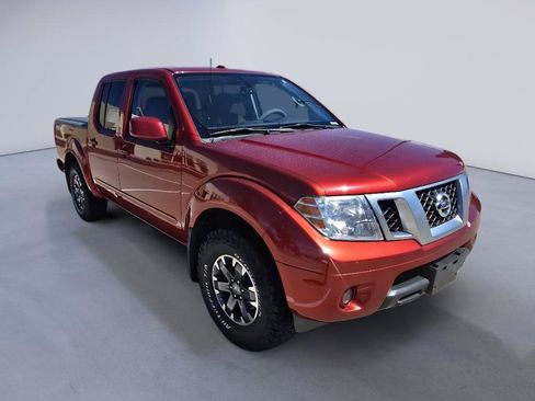 Used 2016 Nissan Frontier PRO-4X AWD/4WD image 7