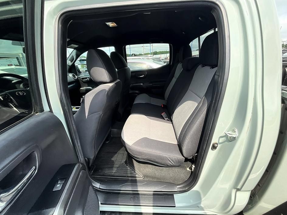 Used 2023 Toyota Tacoma TRD Off-Road AWD/4WD image 28