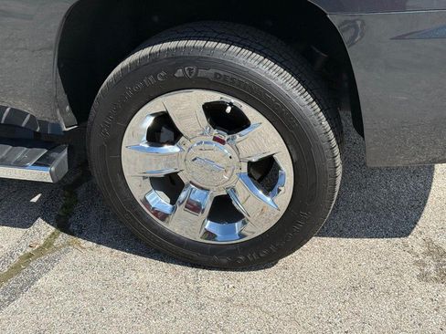 Used 2019 Chevrolet Tahoe LT w/ LT Signature Package AWD/4WD image 8