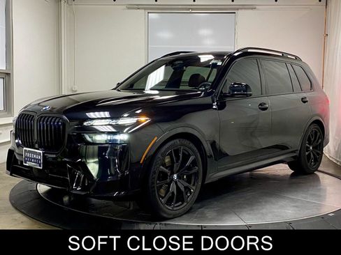 Used 2024 BMW X7 xDrive40i w/ M Sport Package AWD/4WD image 4