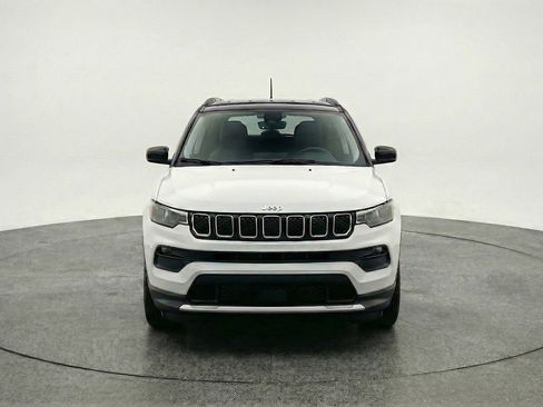 Used 2025 Jeep Compass Limited image 2