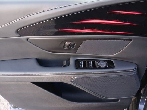 Used 2024 Lincoln Nautilus Premier w/ Jet Appearance Package image 24