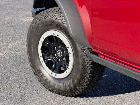 New 2025 Ford Bronco Badlands image 8