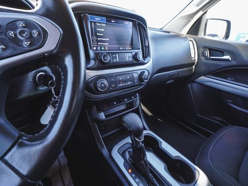 Used 2022 Chevrolet Colorado LT w/ LT Convenience Package image 17