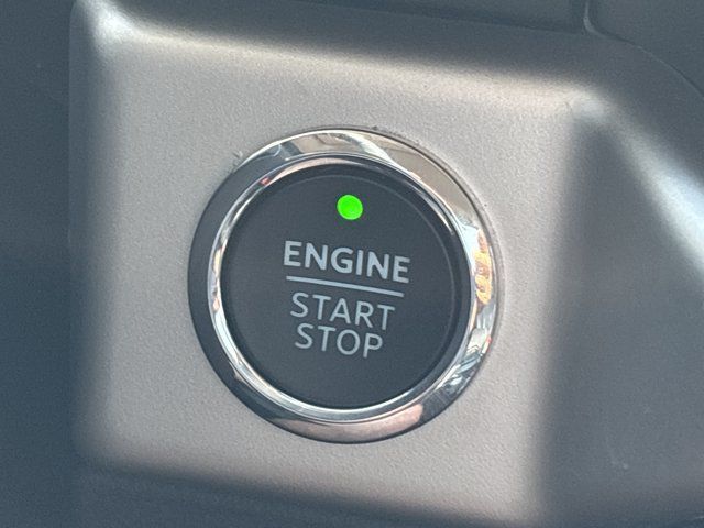 Used 2024 Ford Expedition XLT AWD/4WD image 30
