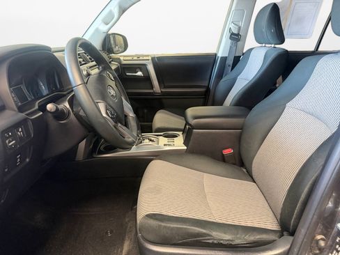 Used 2016 Toyota 4Runner SR5 AWD/4WD image 11