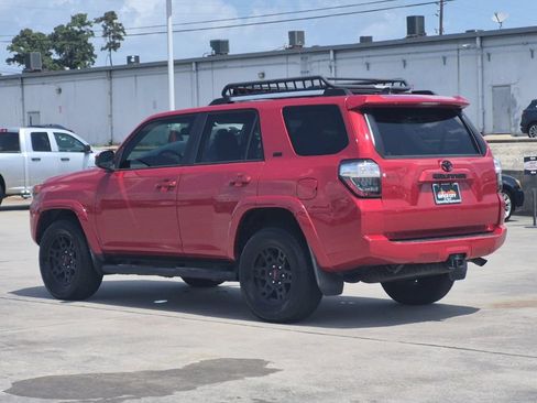 Used 2022 Toyota 4Runner SR5 RWD image 4