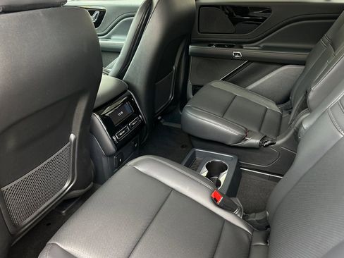 New 2026 Lincoln Aviator 2WD w/ Jet Appearance Package image 11