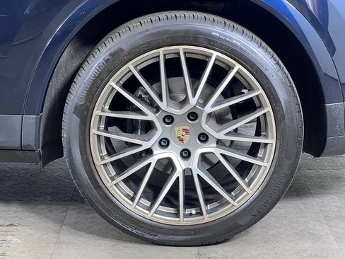 Certified 2023 Porsche Cayenne Platinum Edition AWD/4WD image 12
