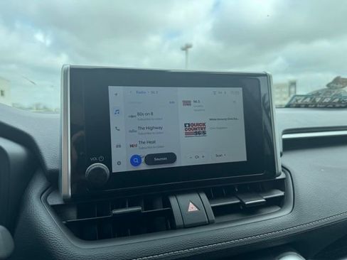 Used 2025 Toyota RAV4 XLE image 3