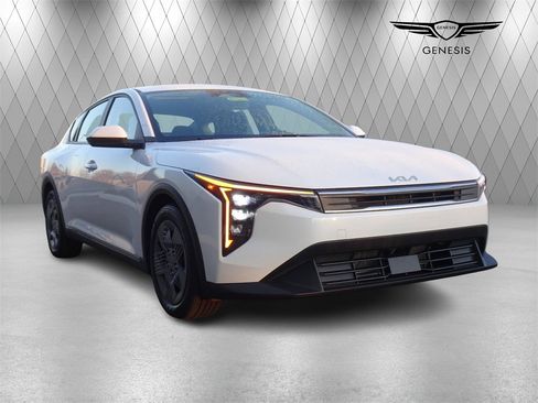 Used 2025 Kia K4 LX image 6
