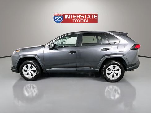 Used 2022 Toyota RAV4 LE AWD/4WD image 4