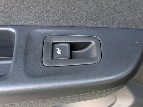 New 2026 Volkswagen Taos SE image 27