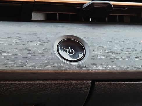 Certified 2023 Nissan Ariya AWD image 22