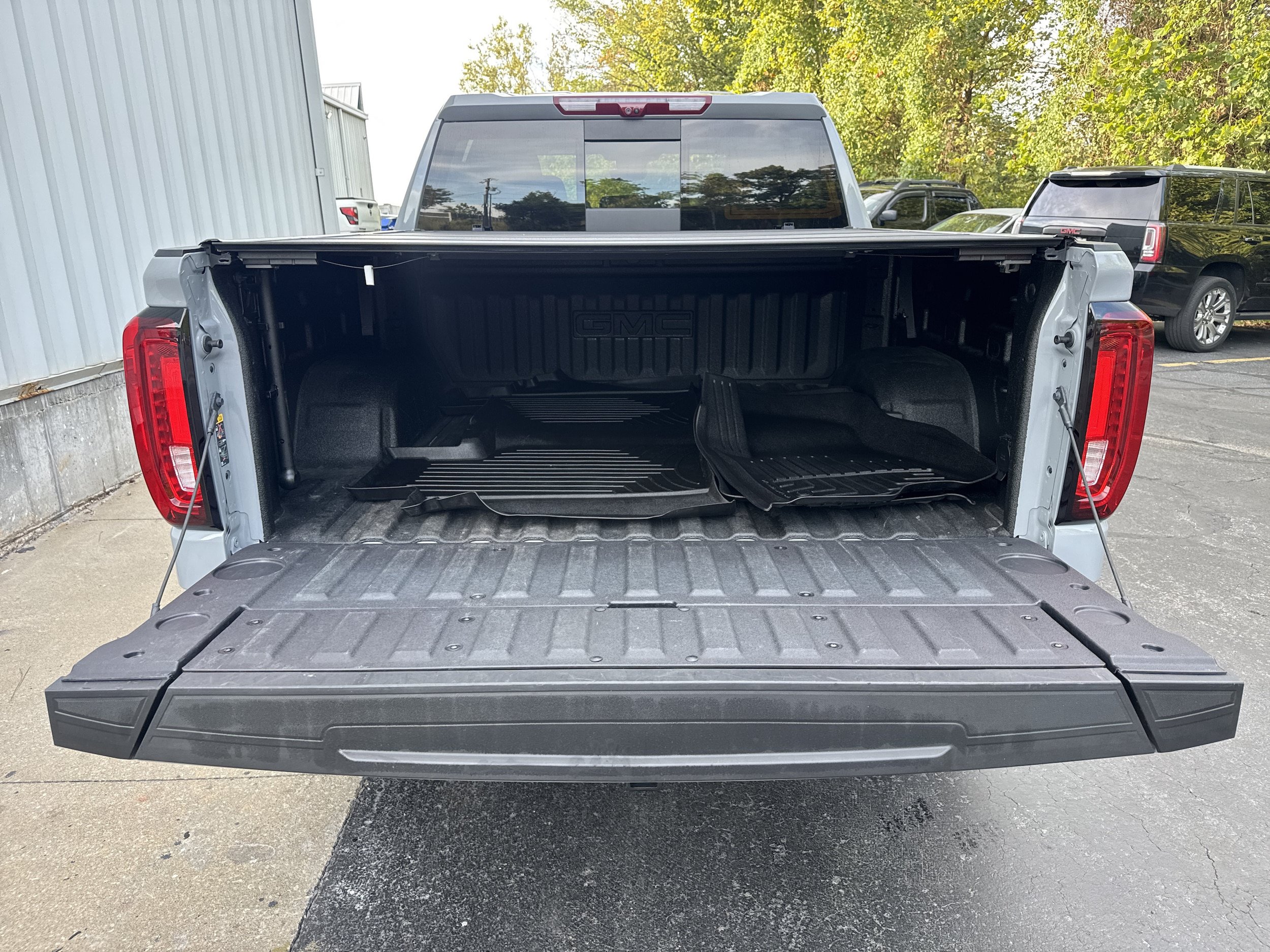Used 2025 GMC Sierra 1500 Denali AWD/4WD image 14