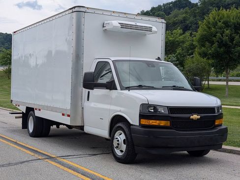 Used 2024 Chevrolet Express 3500 w/ Power Convenience Package RWD image 2