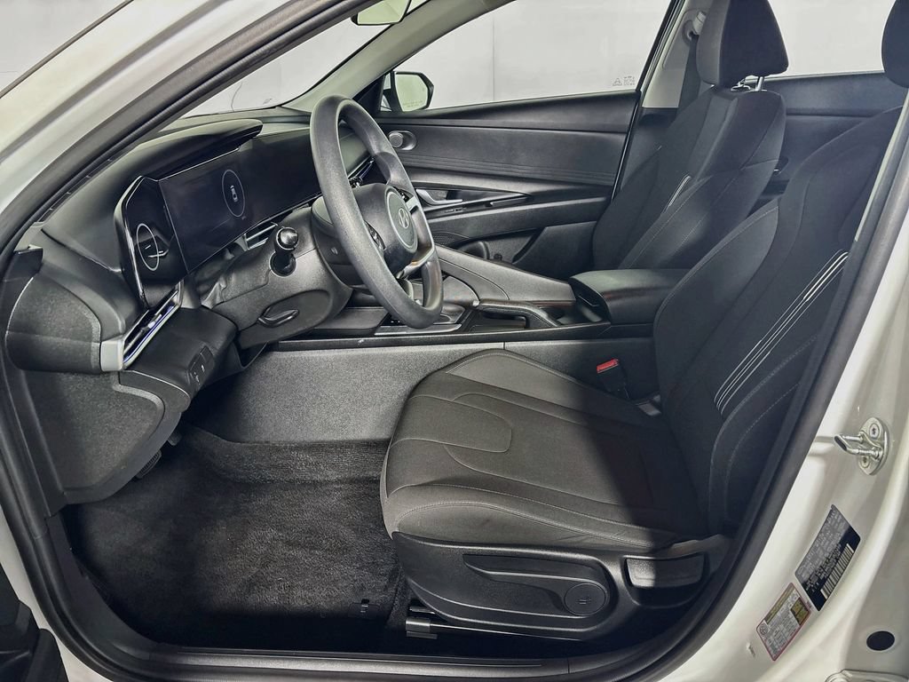 Used 2024 Hyundai Elantra SEL FWD image 11