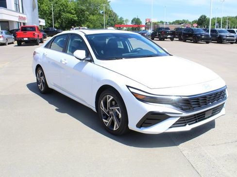 New 2026 Hyundai Elantra Limited FWD image 6