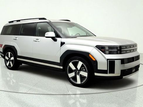 Used 2025 Hyundai Santa Fe Limited FWD image 3